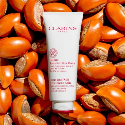 Clarins Baume Jeunesse Des Mains 96% D’ingrédients D’origine Naturelle 2 Clarins Baume Jeunesse Des Mains 96% D’ingrédients D’origine Naturelle – Image 2