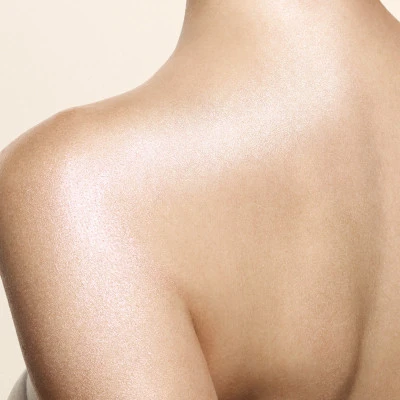 Valentino Born In Roma Crème Hydratante Parfumée Texture Gel Effet Nacré 6 Valentino Born In Roma Crème Hydratante Parfumée Texture Gel Effet Nacré – Image 6