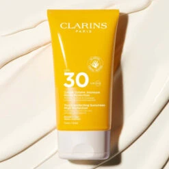 Clarins Crème Solaire Jeunesse Haute Protection SPF30 Crème Solaire -Kapao Magasin creme solaire 4