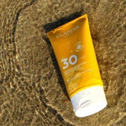 Clarins Crème Solaire Jeunesse Haute Protection SPF30 Crème Solaire -Kapao Magasin creme solaire 5