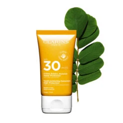 Clarins Crème Solaire Jeunesse Haute Protection Visage SPF30 Crème Solaire Anti-rides, Anti-taches 6 Clarins Crème Solaire Jeunesse Haute Protection Visage SPF30 Crème Solaire Anti-rides, Anti-taches -Kapao Magasin creme solaire jeunesse haute protection visage spf30 2