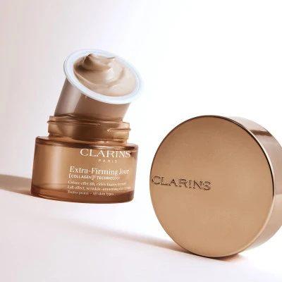 Clarins Extra-Firming Jour SPF 15 Crème Fermeté Anti-âge 9 Clarins Extra-Firming Jour SPF 15 Crème Fermeté Anti-âge – Image 9
