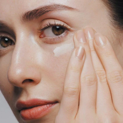 Shiseido Future Solution LX Crème Régénérante Contour Yeux Et Lèvres 2 Shiseido Future Solution LX Crème Régénérante Contour Yeux Et Lèvres – Image 2